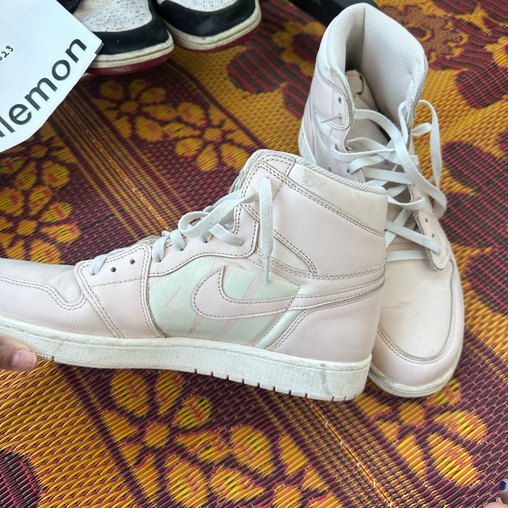 NIKE AIR JORDANS 
MENS SIZE 13